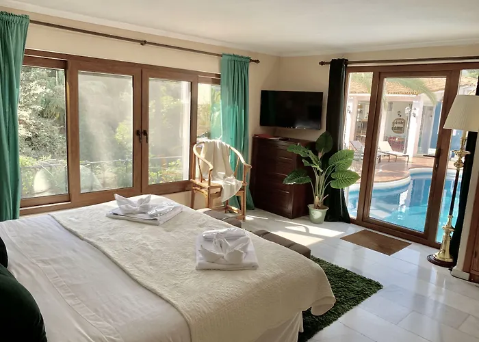 Hotel Jacuzzi: Jardines De La Reina Boutique Bed&Breakfast